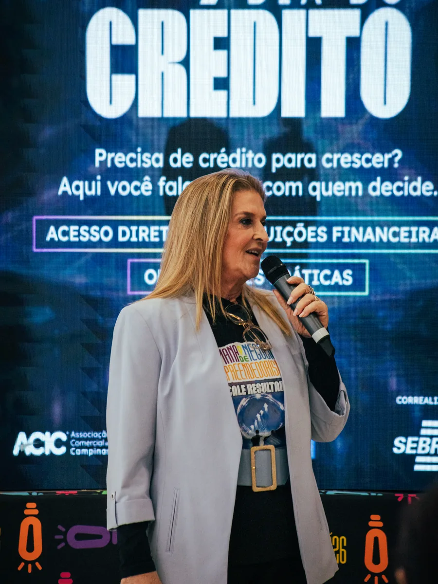 PH Marx fotografando palestra em evento corporativo em Campinas