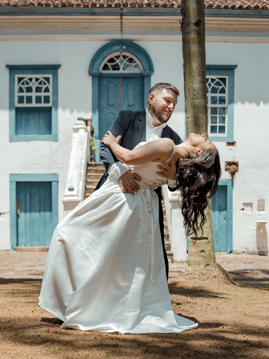 Detalhes de aliança, buquê e papelaria de casamento por PH Marx