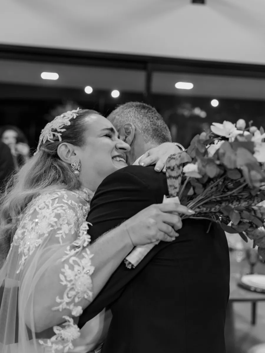 Lágrima e emoção dos convidados em casamento por PH Marx